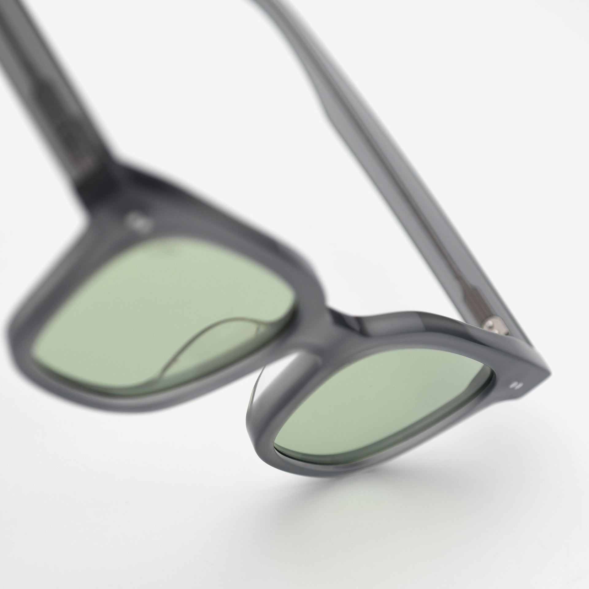 Grey / Lt Green