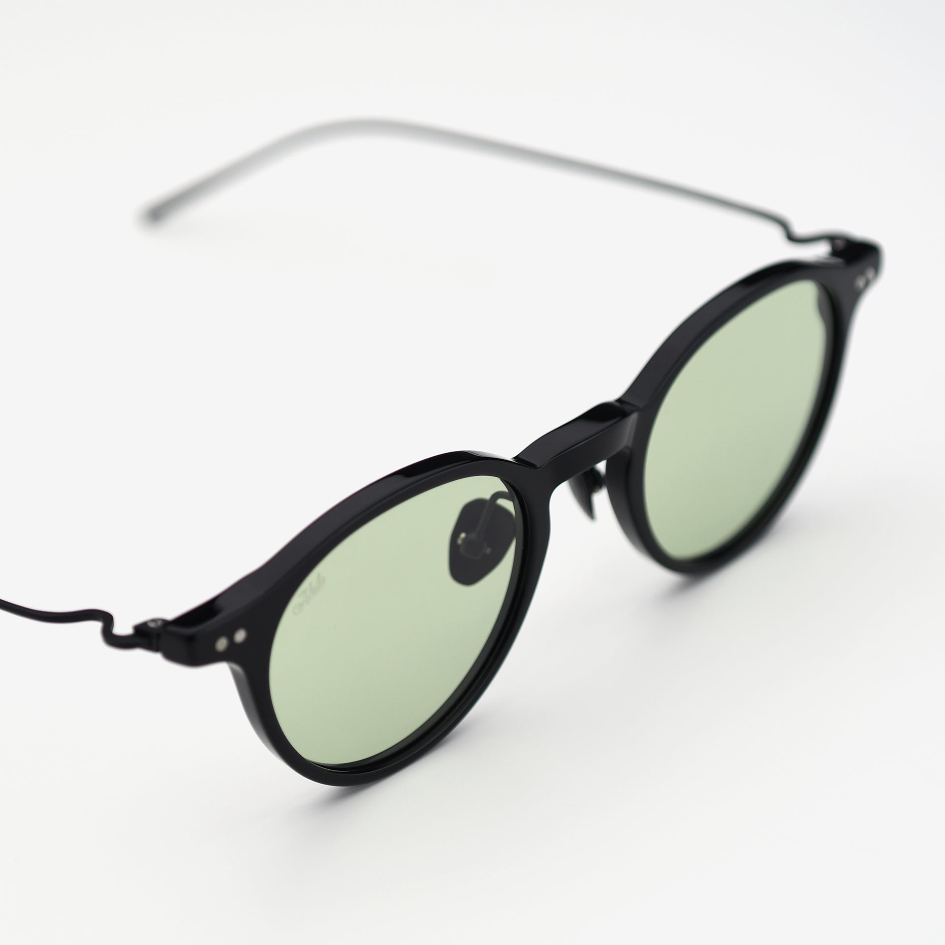 Black / Green