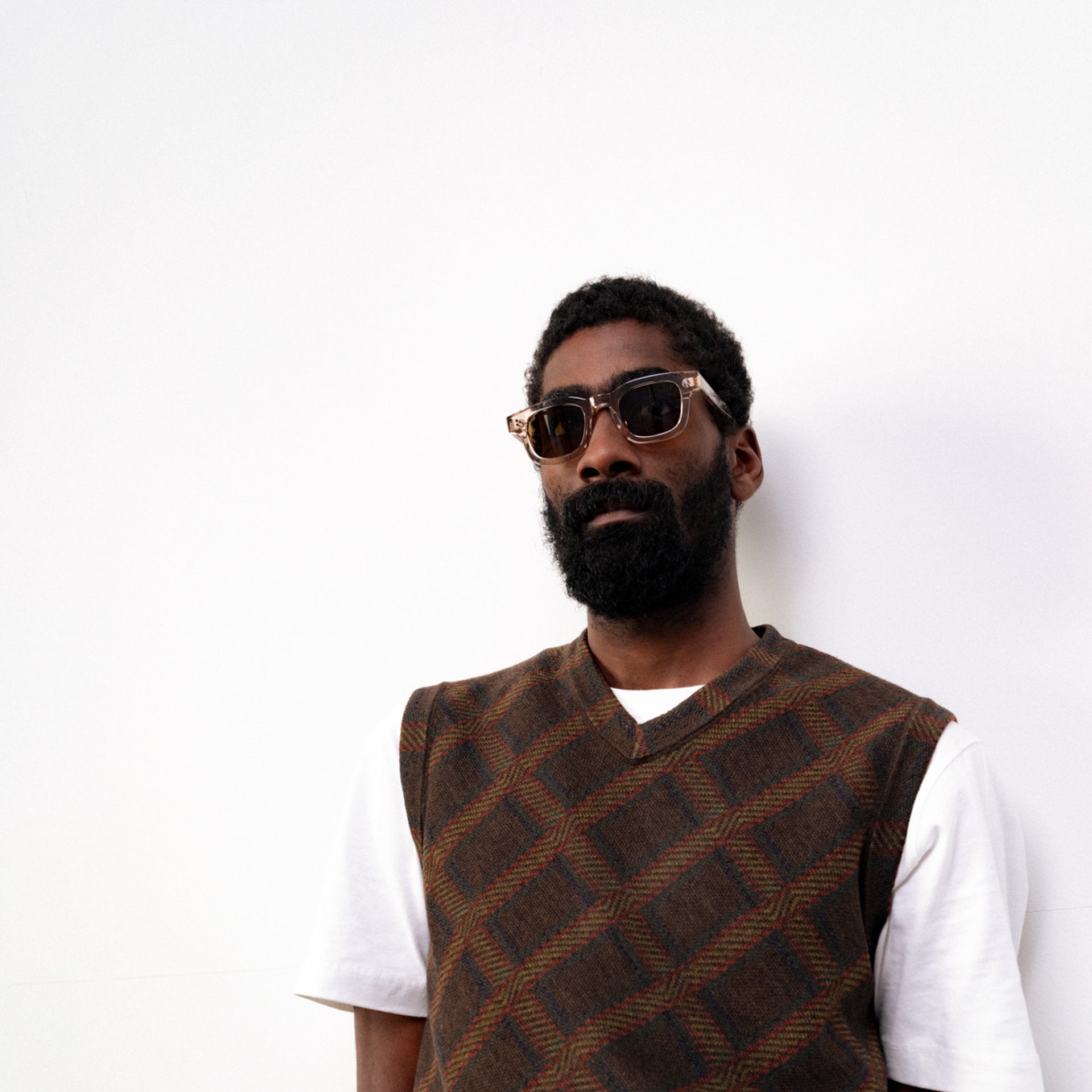 Beige / Brown