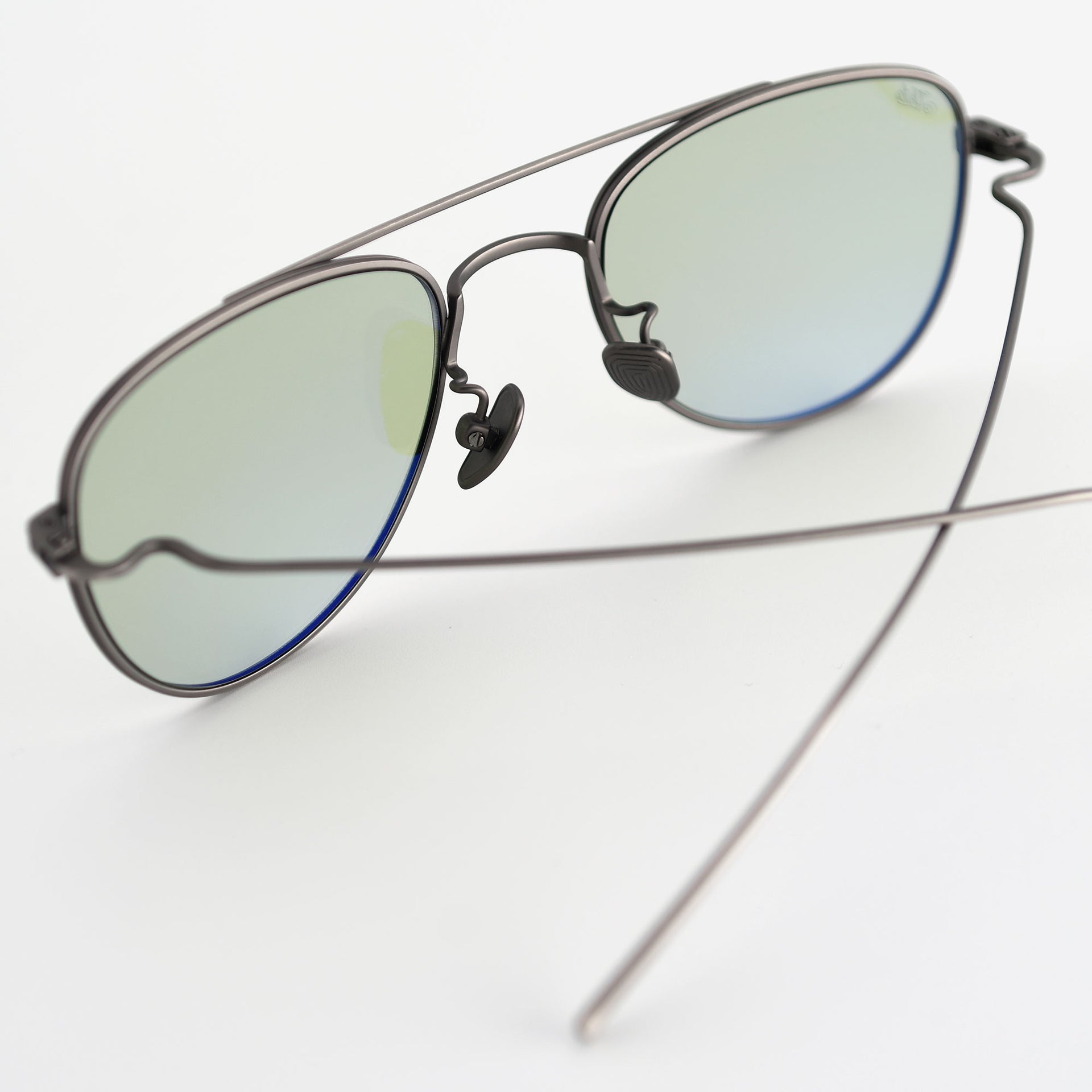 Gunmetal / Lt Green