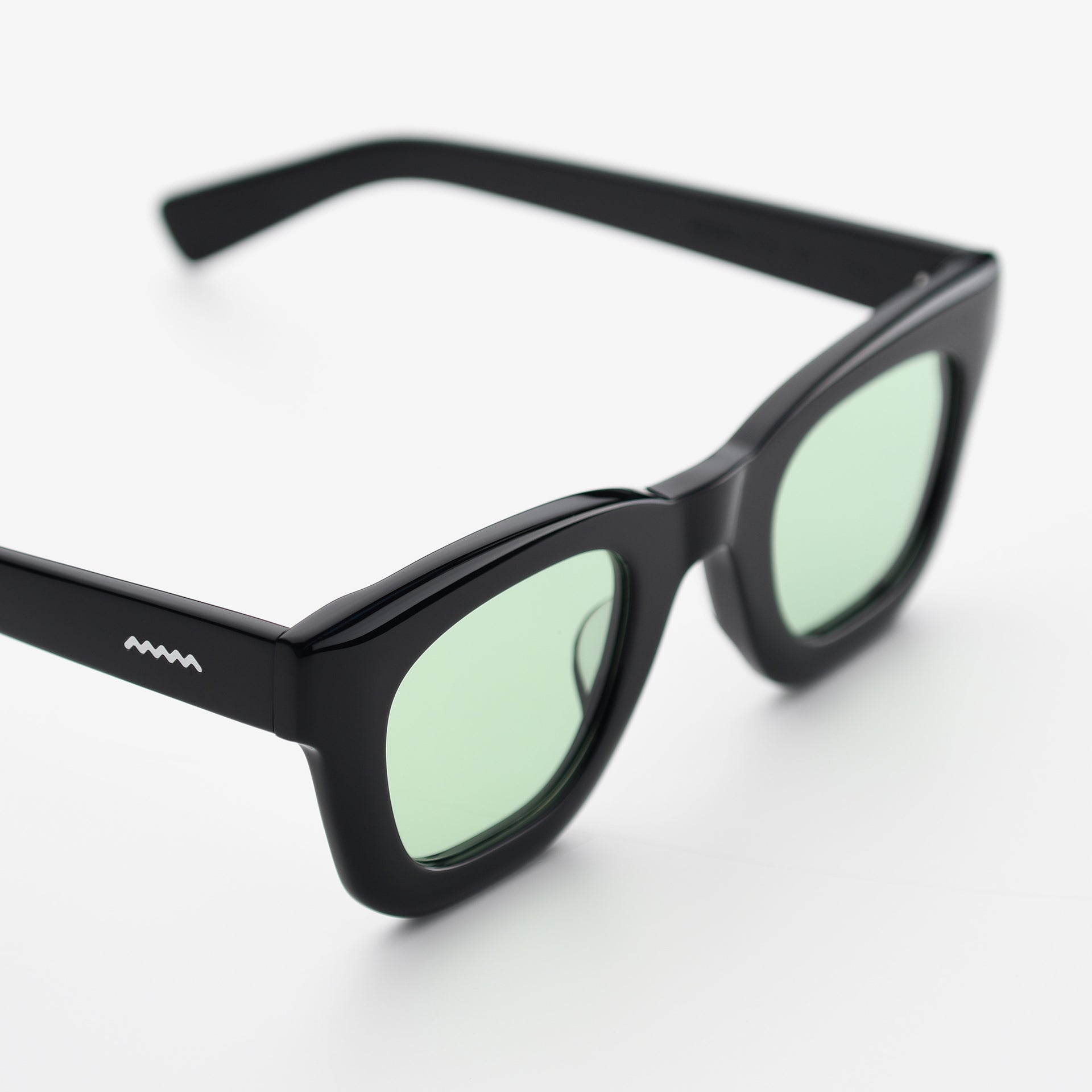 Black / Lt Green