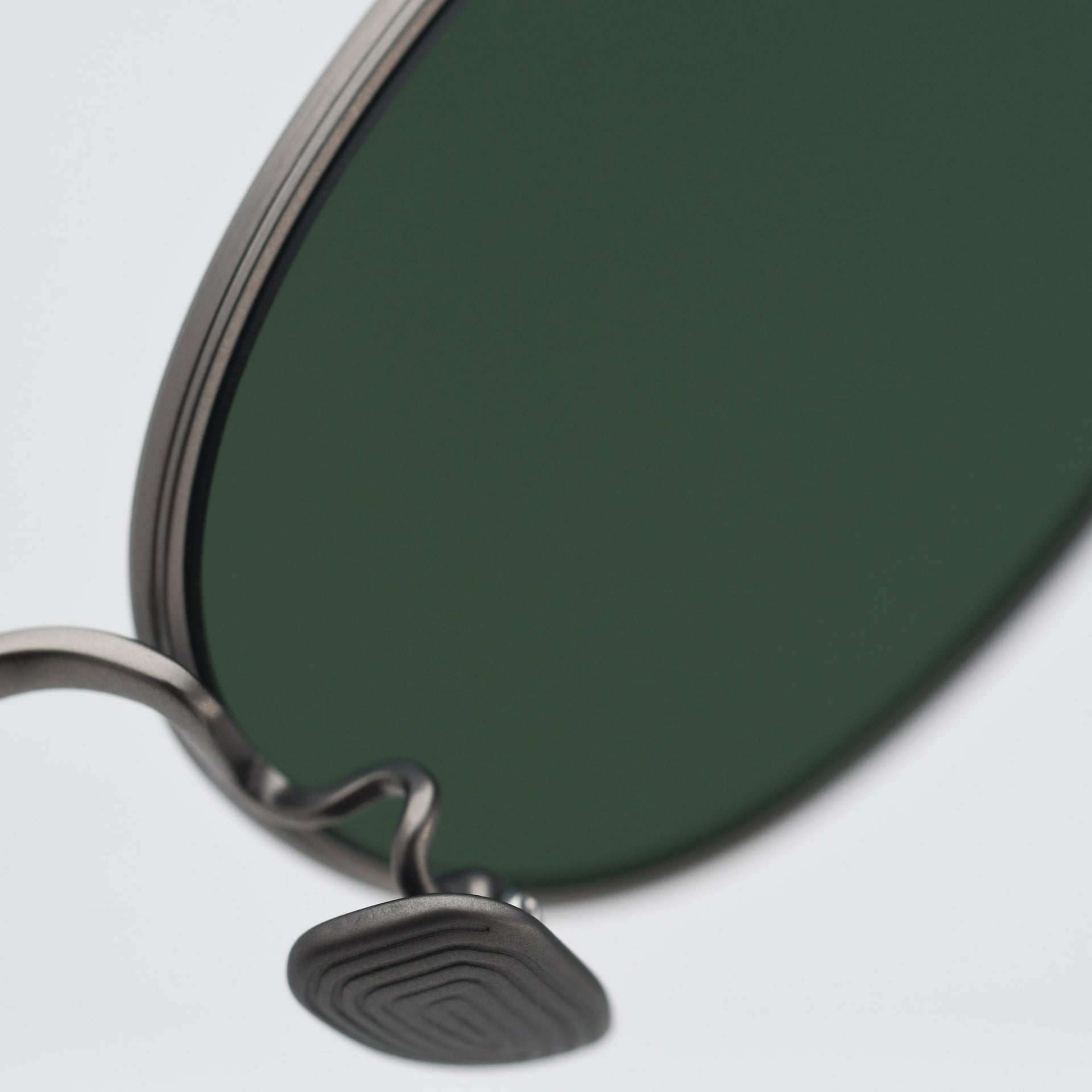 Brushed Gunmetal / Bottle Green