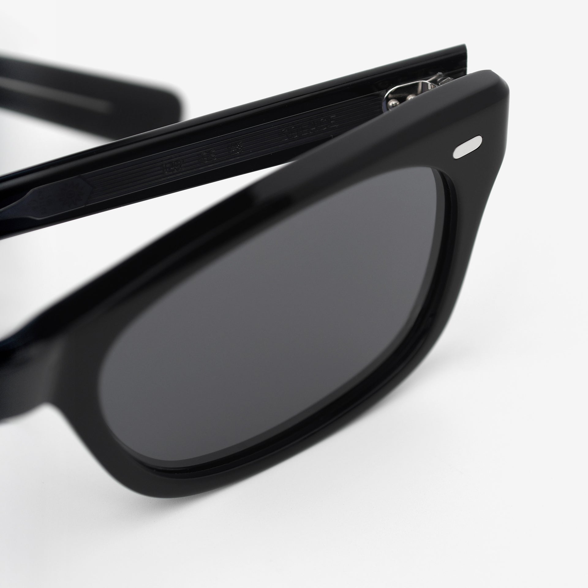 Black / Black