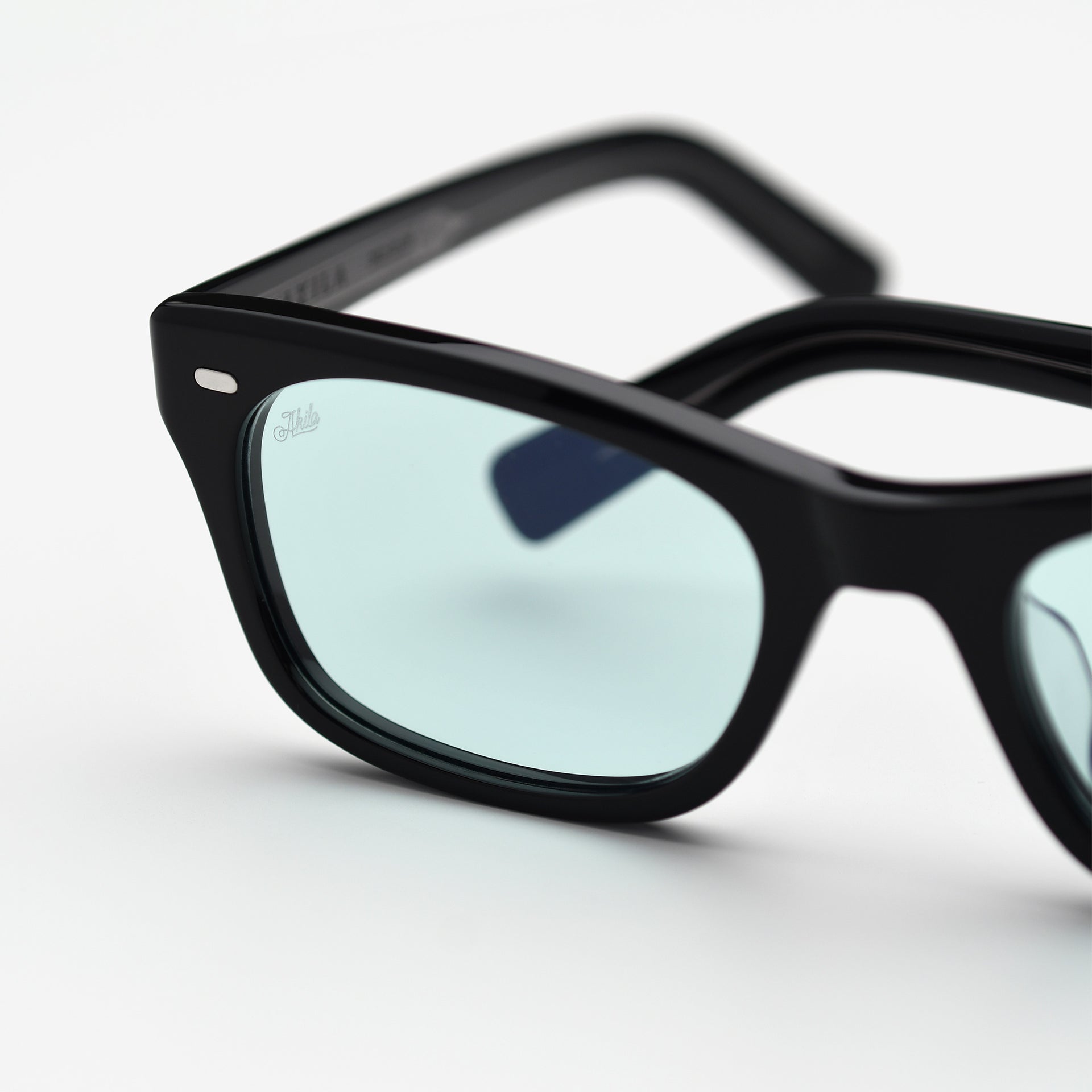 Black / Mint