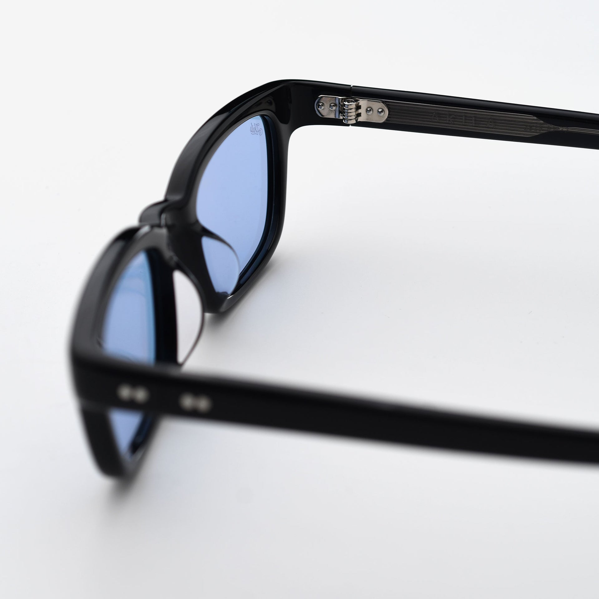 Black / Blue