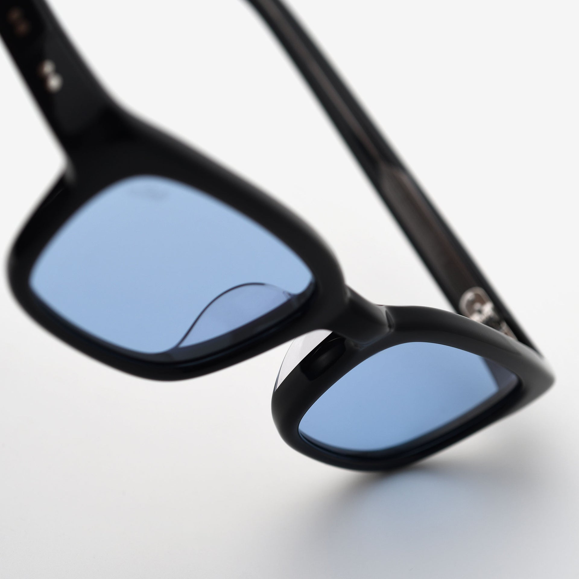 Black / Blue